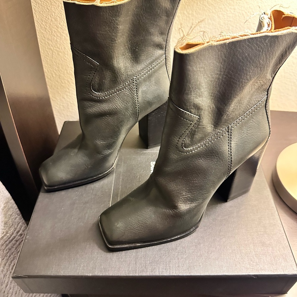 Saint Laurent Jodie boots